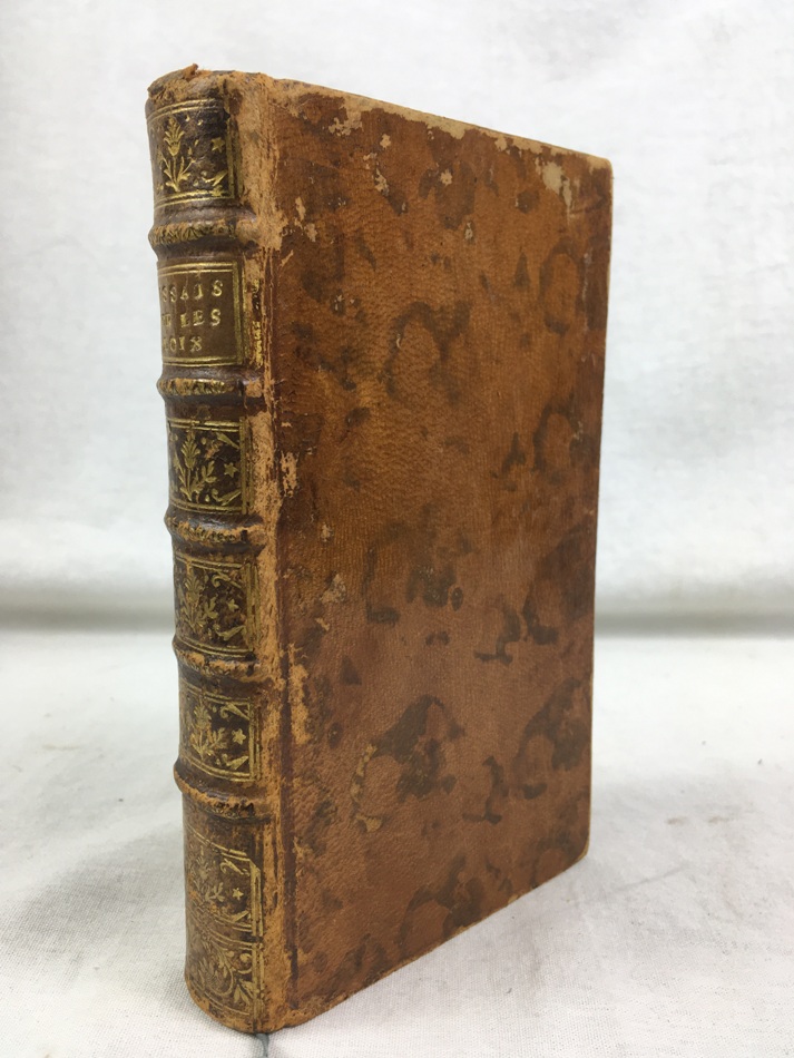 Essais Historiques sur les Loix. Traduits de l'Anglois, Par Mr Bouchand. Paris, Vente Libraire, 1766.